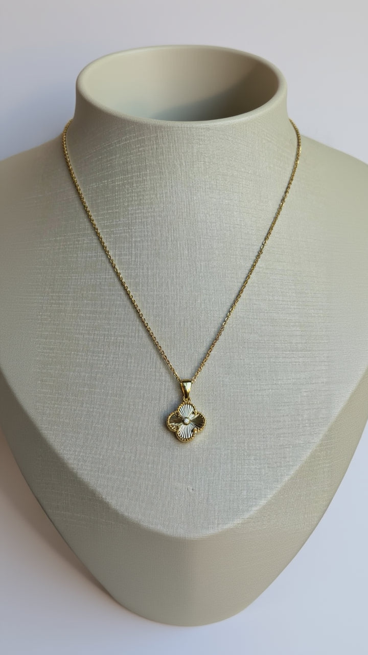 Collar Trebol - Bañado en oro