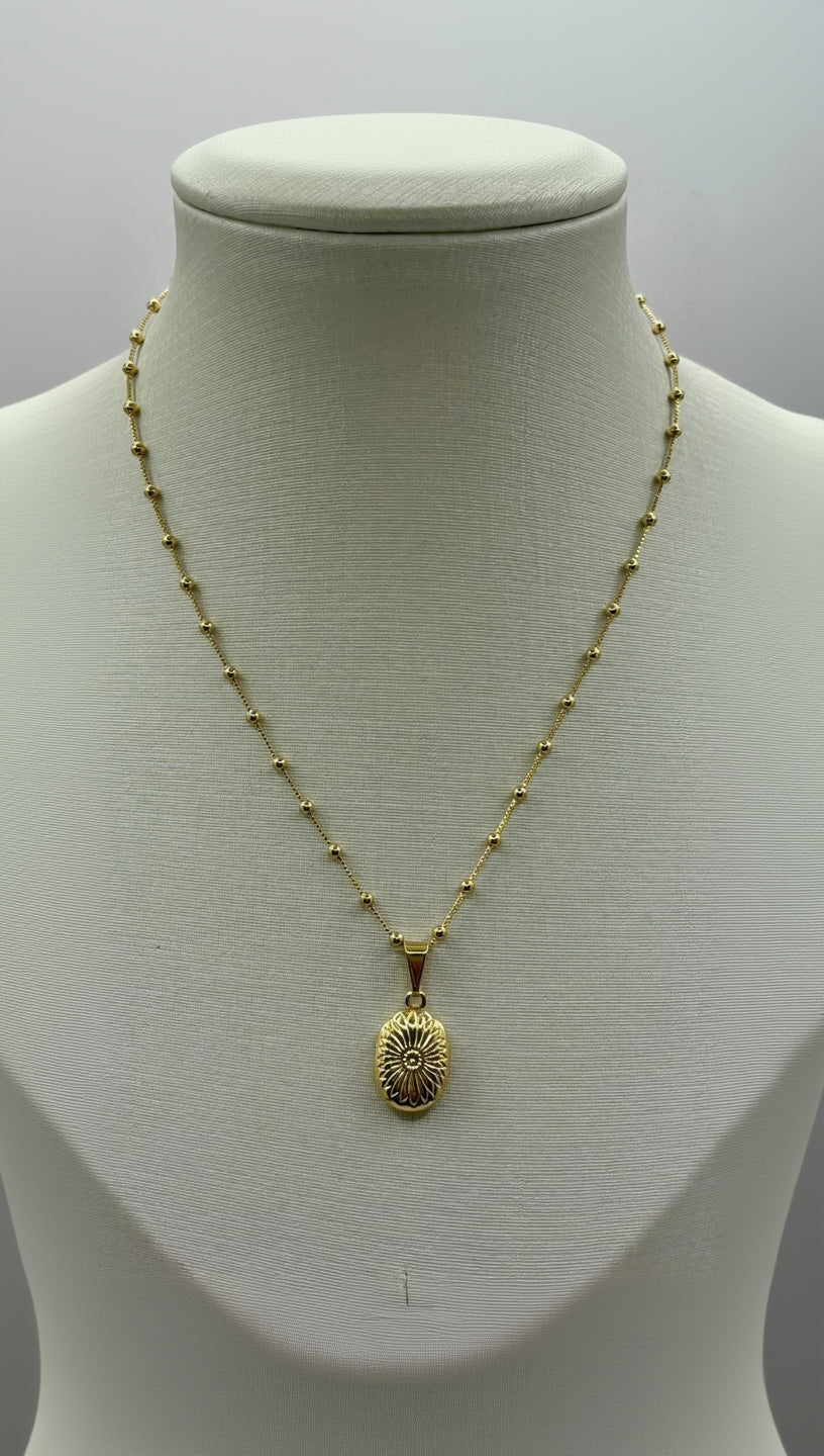 Collar Relicario - Bañado en oro